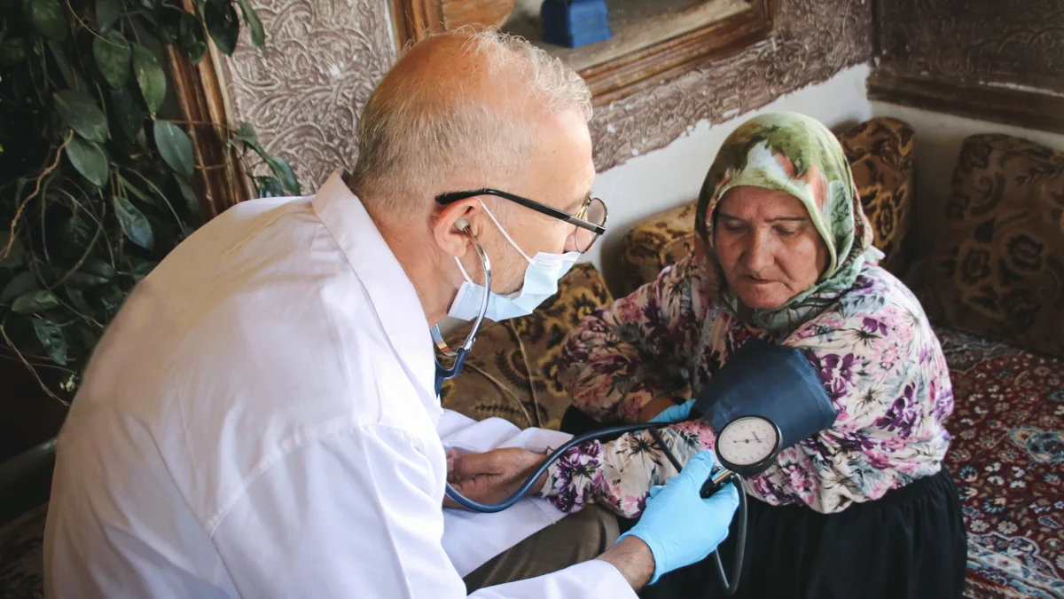 Mobile-clinics-in-northern-Syria