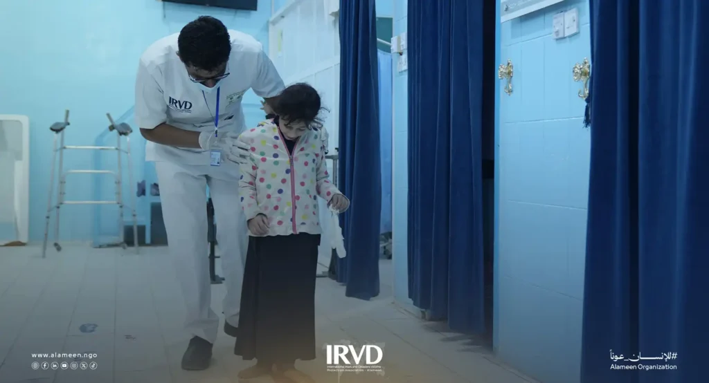 قصة سبأ رحلة أمل وشفاء لطفلة يمنية استعادت حياتها بفضل مركز مأرب للأطراف الصناعية