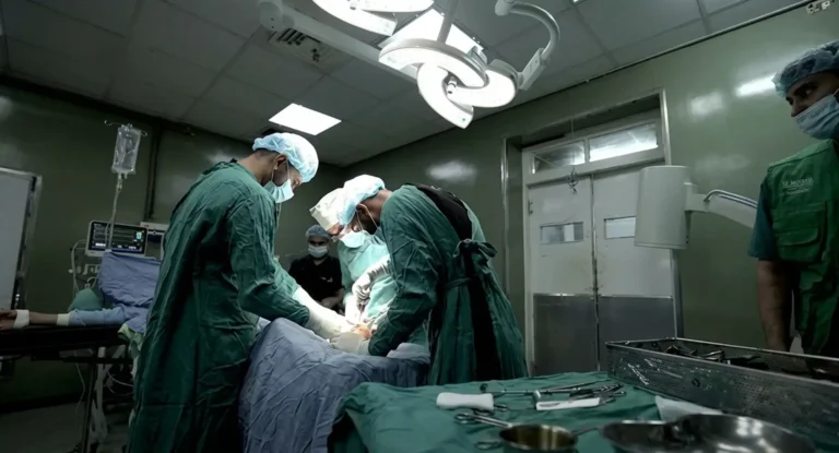 أكثر من 100 عملية جراحة عظمية مجانية لضحايا الحروب والكوارث في قطاع غزة